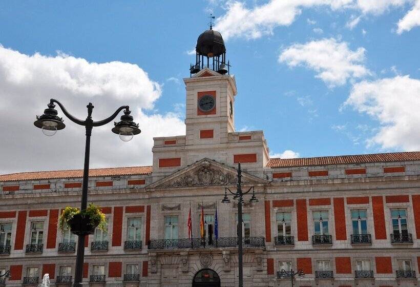 Petit Hostel La Latina