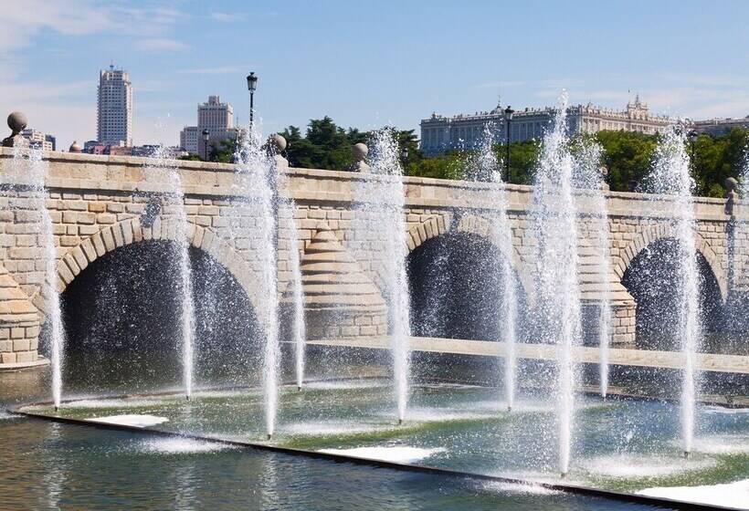 Petit Hostel La Latina