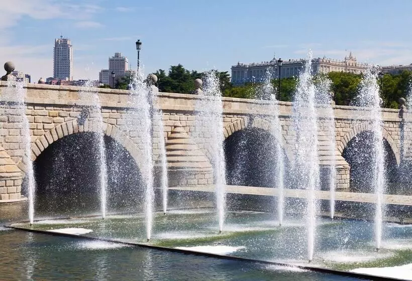 Petit Hostel La Latina