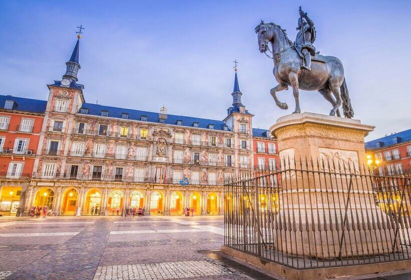 Petit Hostel La Latina