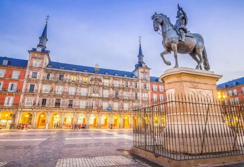 Petit Hostel La Latina