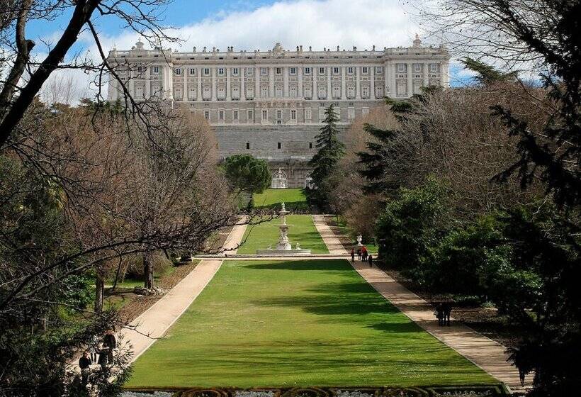 Petit Hostel La Latina