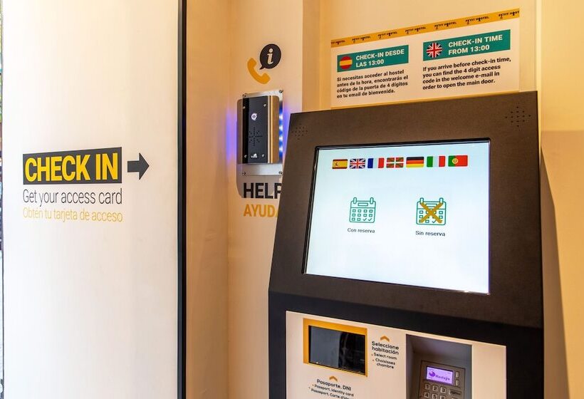 Petit Hostel La Latina