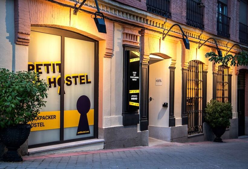 Petit Hostel La Latina