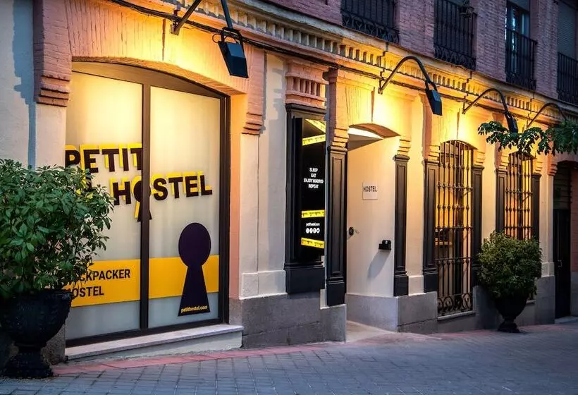 Petit Hostel La Latina