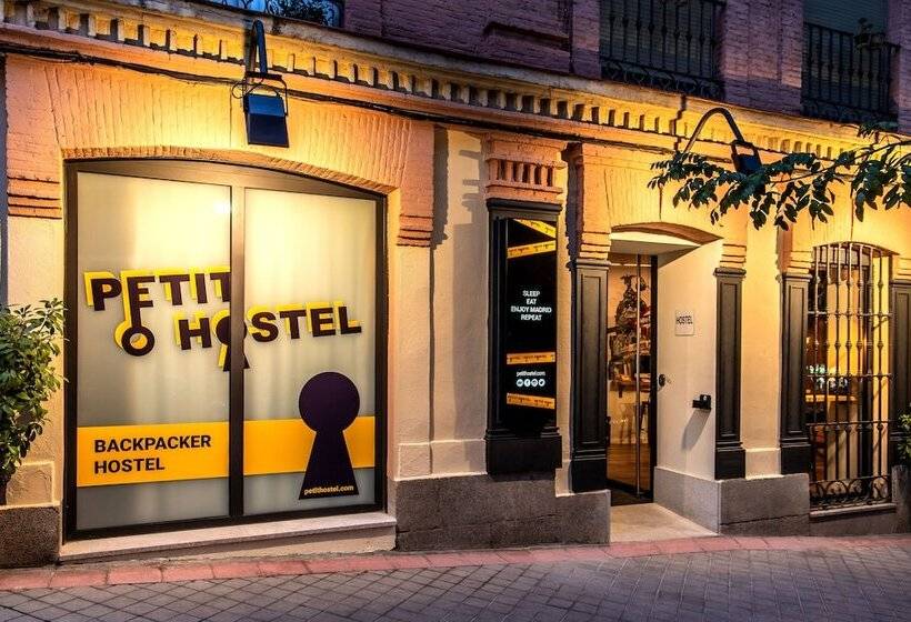 Petit Hostel La Latina