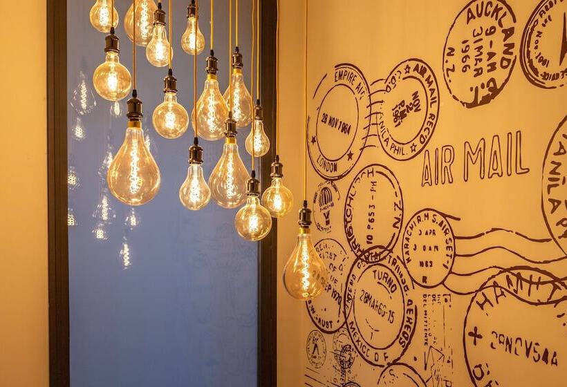 Petit Hostel La Latina