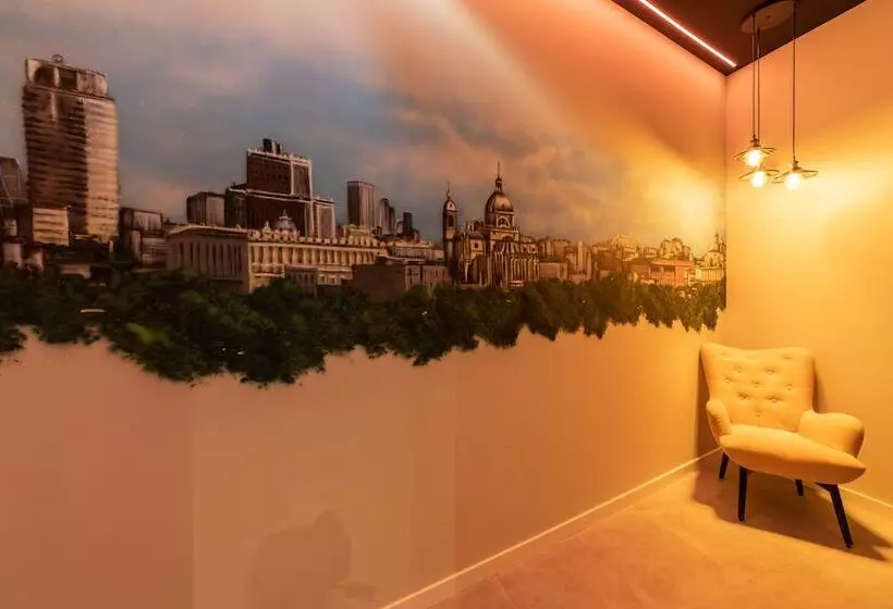 Petit Hostel La Latina