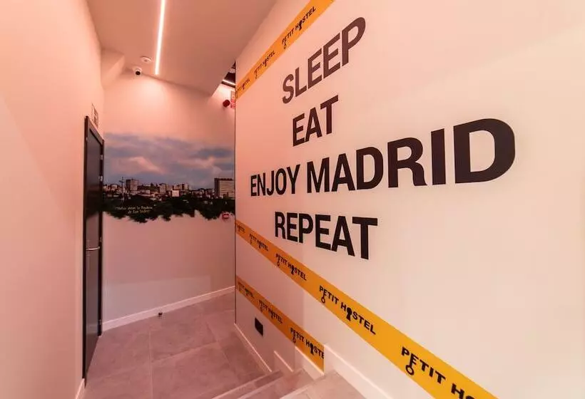 Petit Hostel La Latina