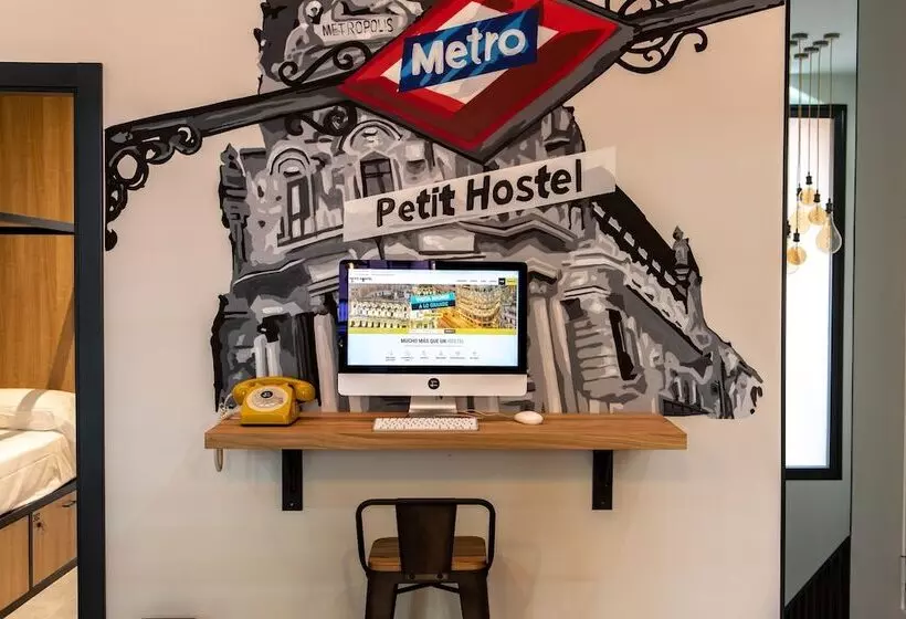 Petit Hostel La Latina