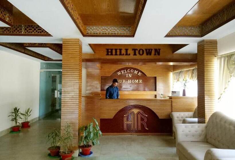 فندق Hill Town Residence