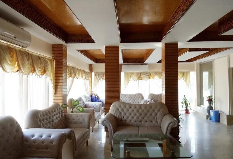 فندق Hill Town Residence