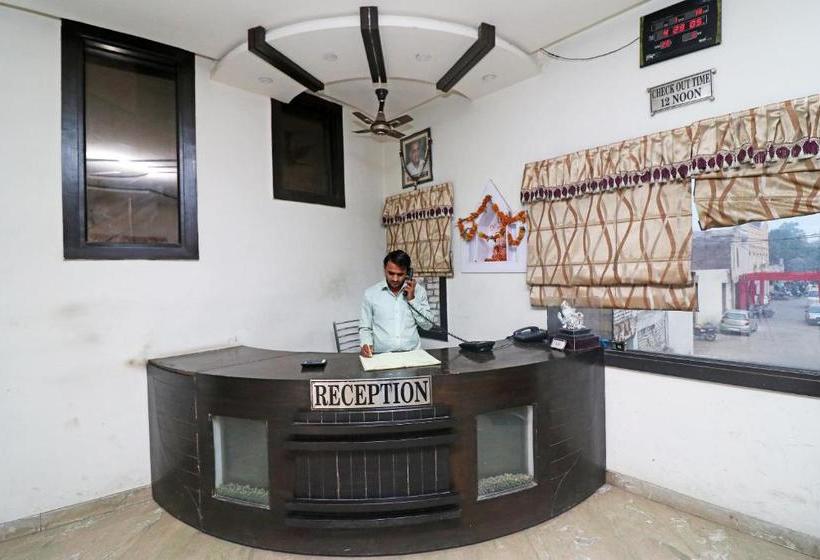 هتل Oyo 24614 Vishwas Residency