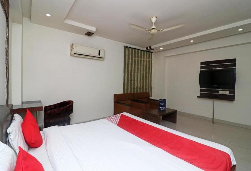 هتل Oyo 24614 Vishwas Residency