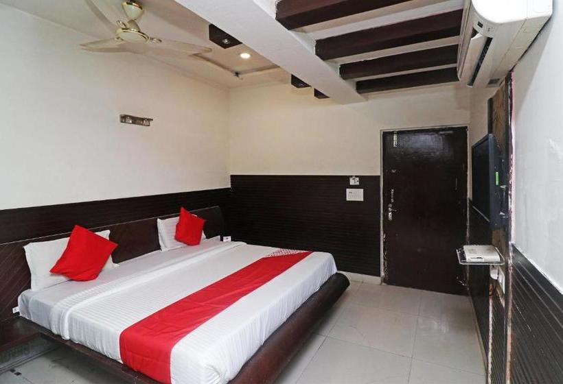 هتل Oyo 24614 Vishwas Residency