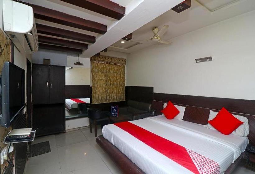 هتل Oyo 24614 Vishwas Residency
