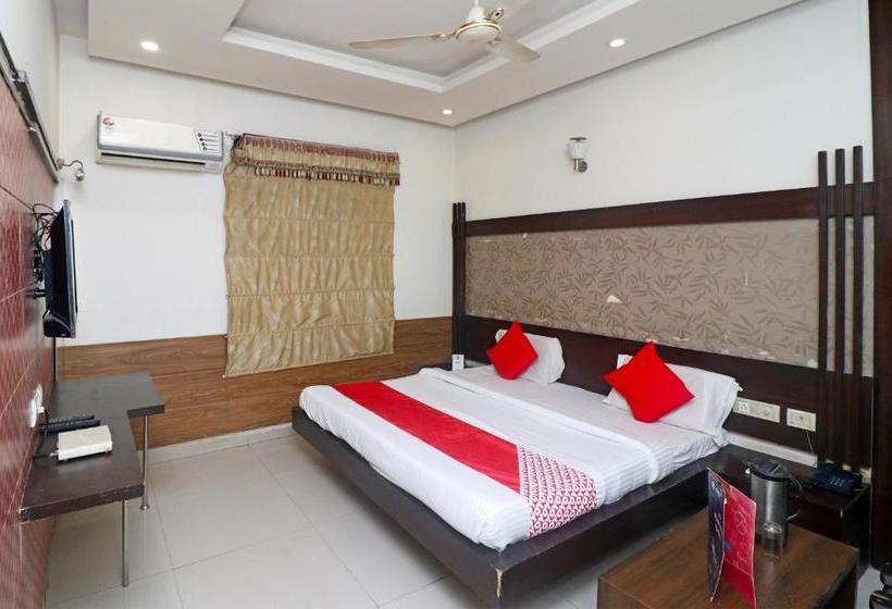 هتل Oyo 24614 Vishwas Residency