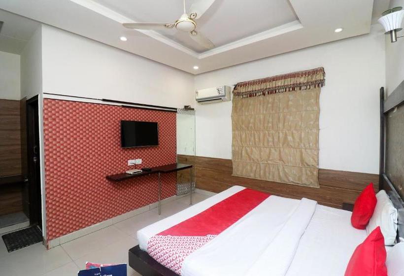 هتل Oyo 24614 Vishwas Residency