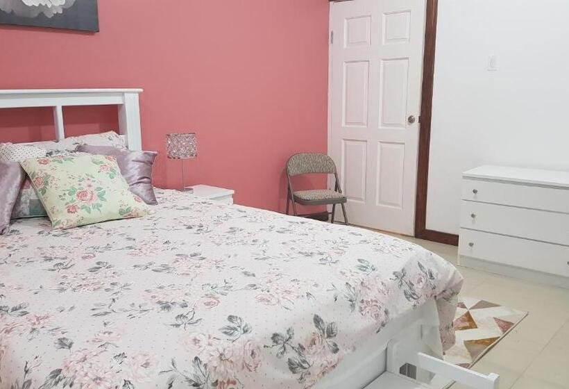 پانسیون Cool Breeze Discovery Bay