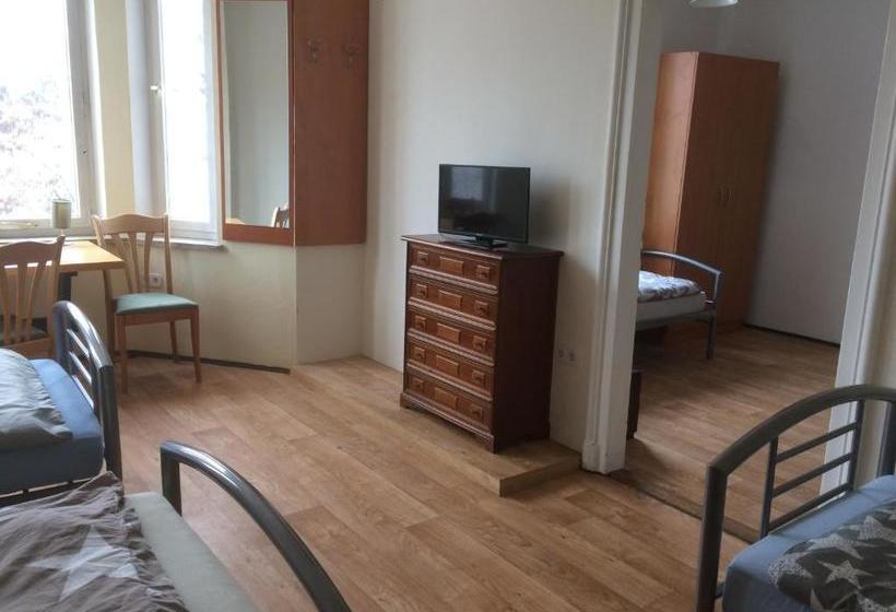 فندق صغير Rwa Ug