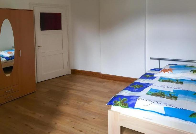 فندق صغير Rwa Ug