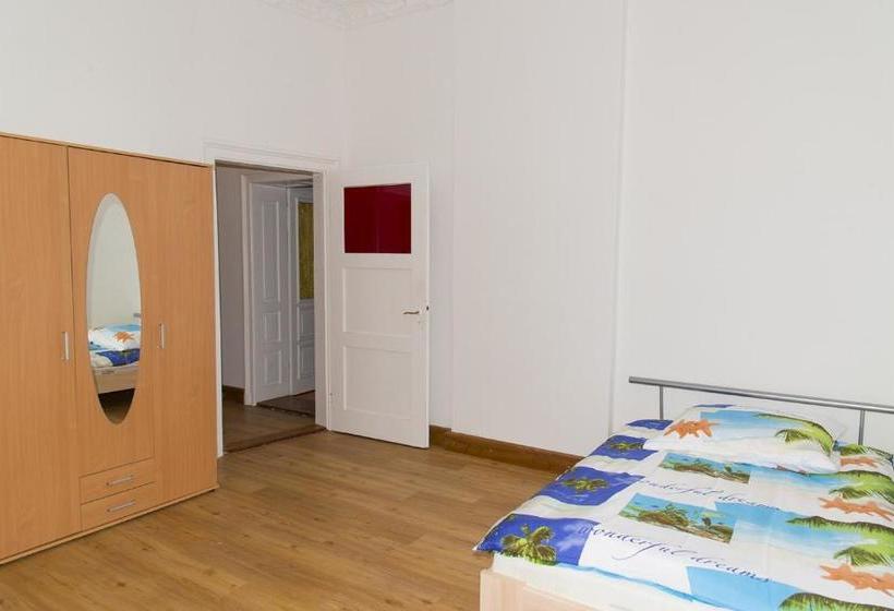 فندق صغير Rwa Ug