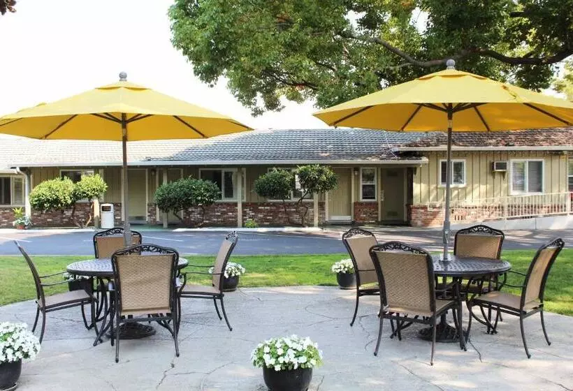 Country Inn Motel