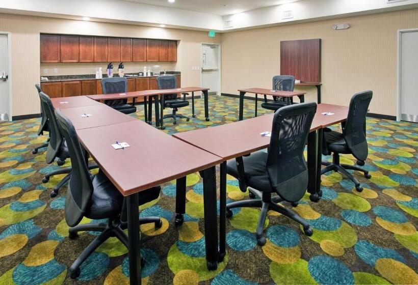 Holiday Inn Express Hotel & Suites Topeka North By Ihg