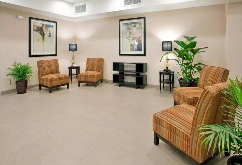 Holiday Inn Express Hotel & Suites Topeka North By Ihg