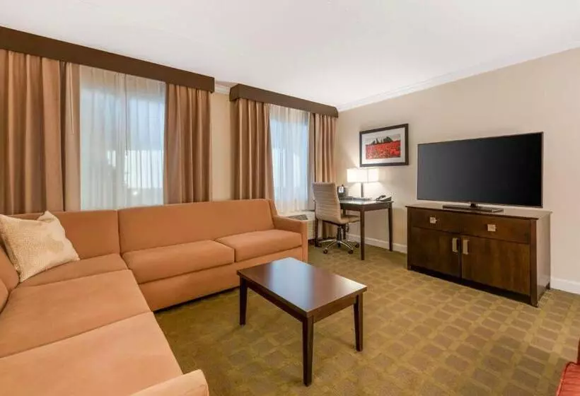 Hotelli Best Western Plus White Bear Country Inn