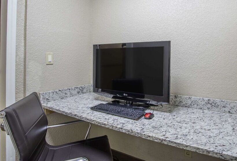 בית מלון כפרי Comfort Inn South