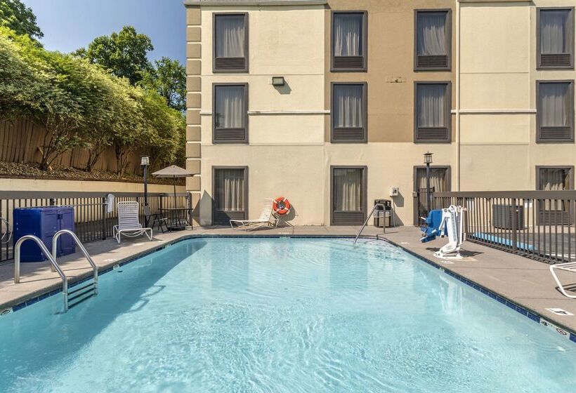 בית מלון כפרי Comfort Inn South