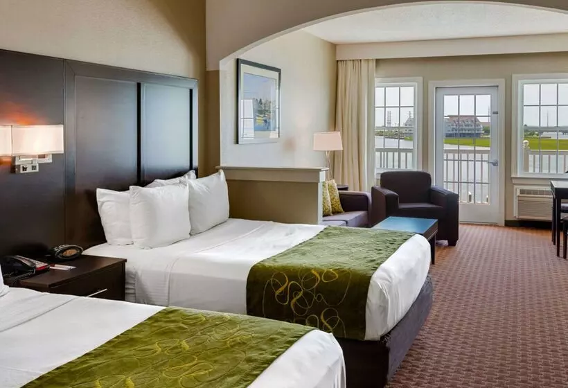 בית מלון כפרי Comfort Suites Chincoteague Island Bayfront Resort