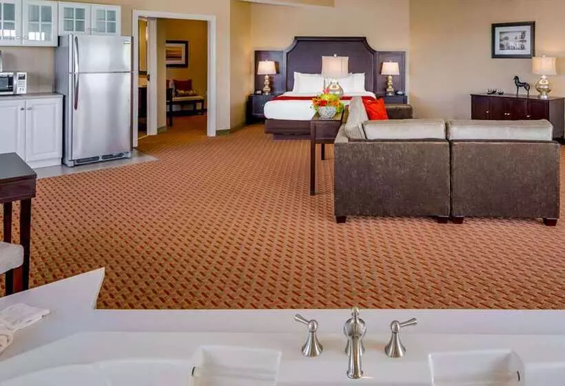 בית מלון כפרי Comfort Suites Chincoteague Island Bayfront Resort