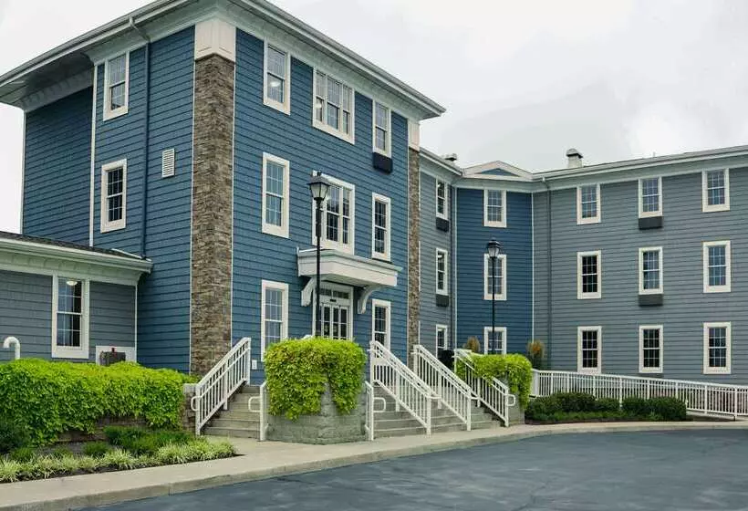 בית מלון כפרי Comfort Suites Chincoteague Island Bayfront Resort