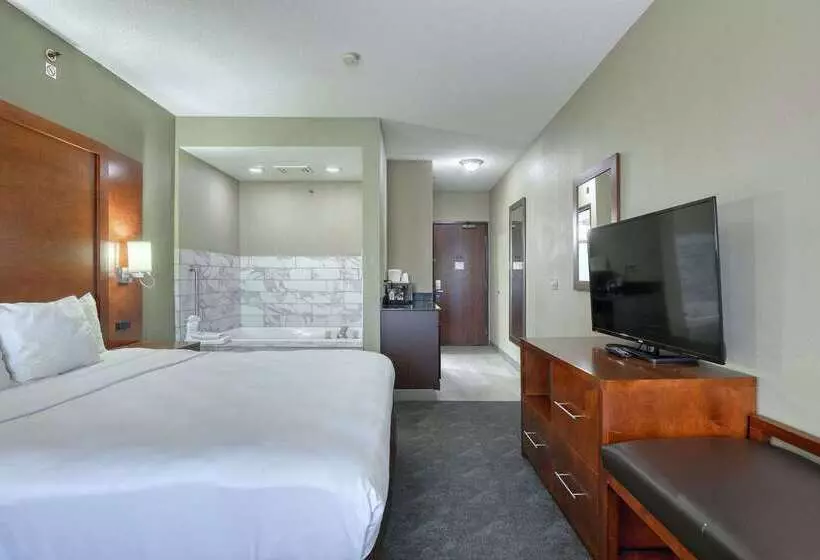 هتل Comfort Suites Madison West