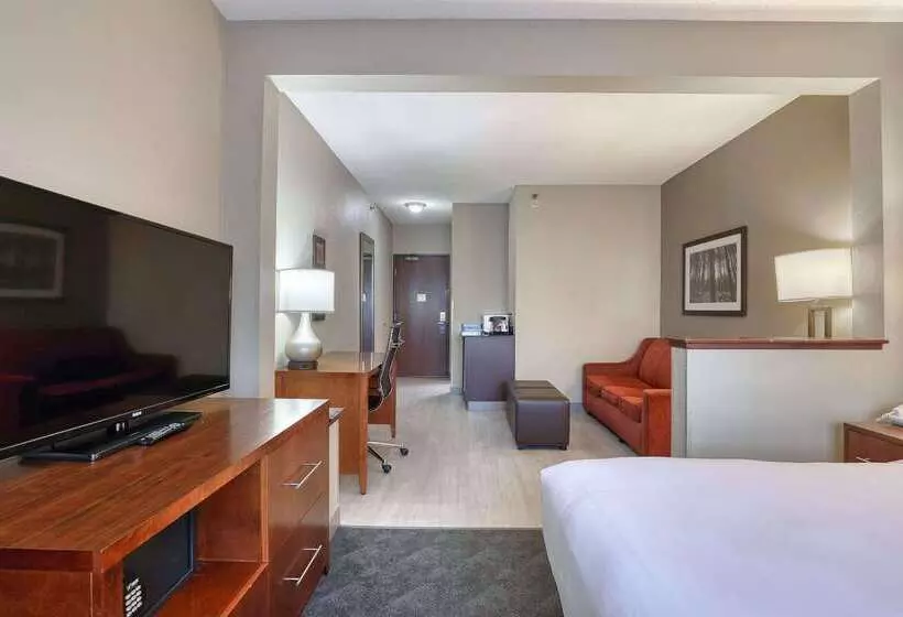 هتل Comfort Suites Madison West