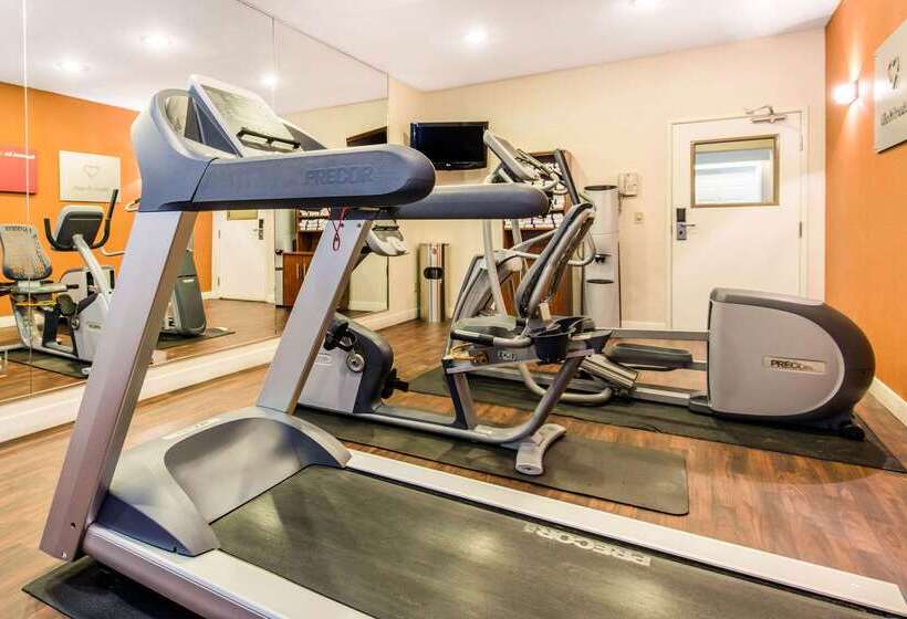 Отель Comfort Suites Normal University Area