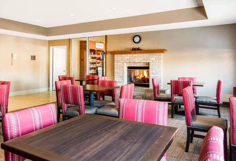 호텔 Comfort Suites Normal University Area