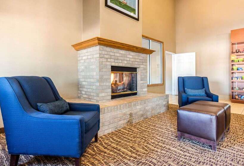 Отель Comfort Suites Normal University Area