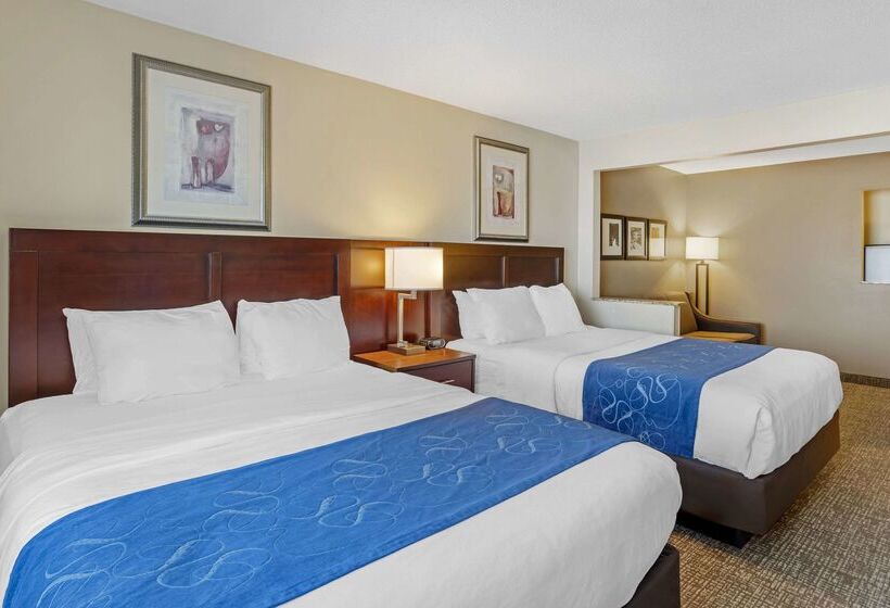 Отель Comfort Suites Normal University Area