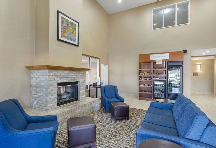 Отель Comfort Suites Normal University Area