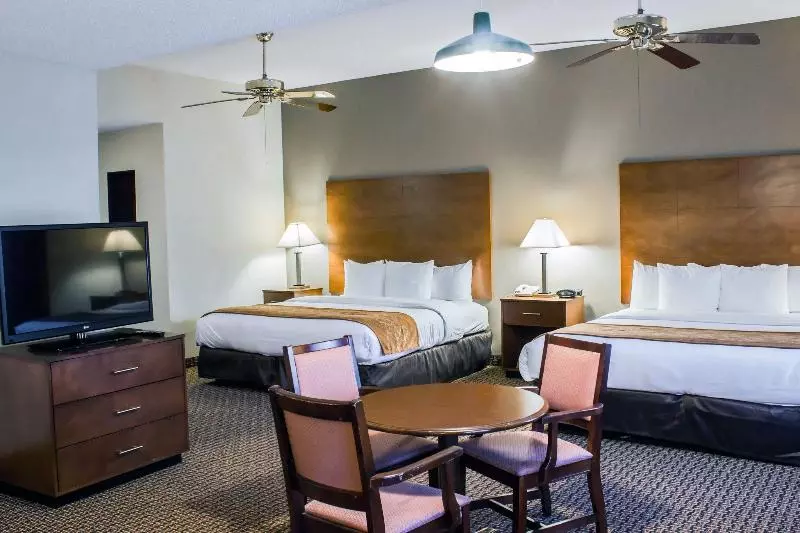 Hotel Comfort Suites Raleigh Durham Airport/rtp
