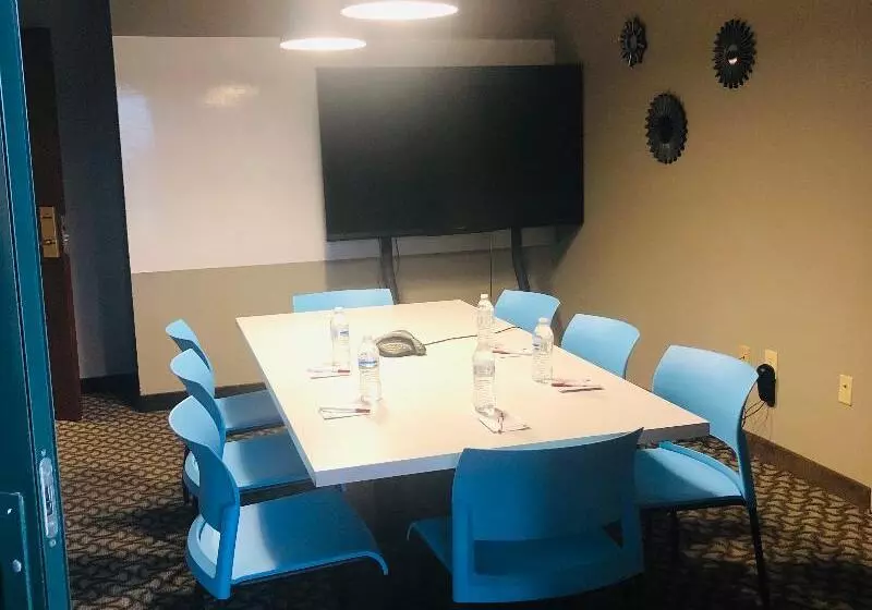 Hotel Comfort Suites Raleigh Durham Airport/rtp