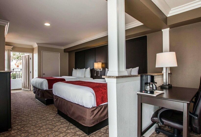 ホテル Comfort Suites San Clemente Beach