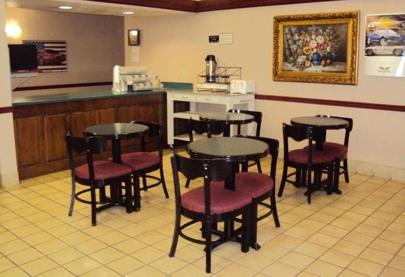 فندق Country Hearth Inn & Suites Bowling Green