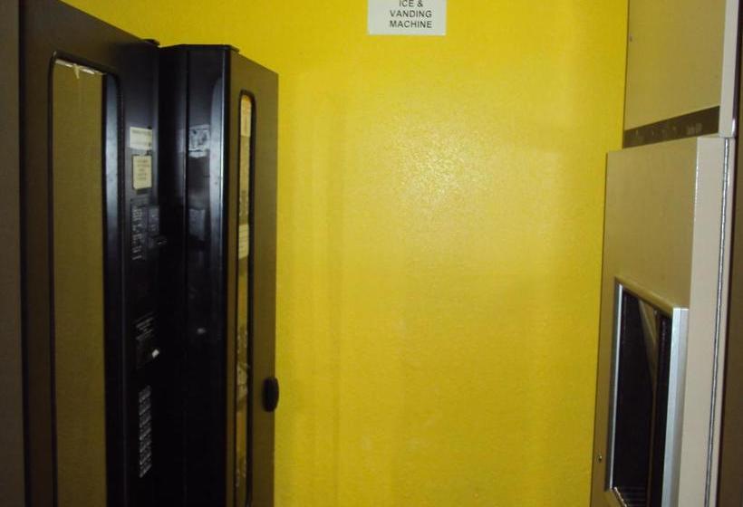 فندق Country Hearth Inn & Suites Bowling Green