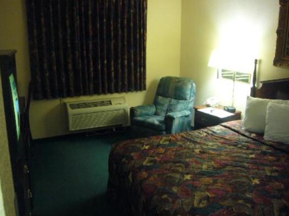 فندق Country Hearth Inn & Suites Bowling Green