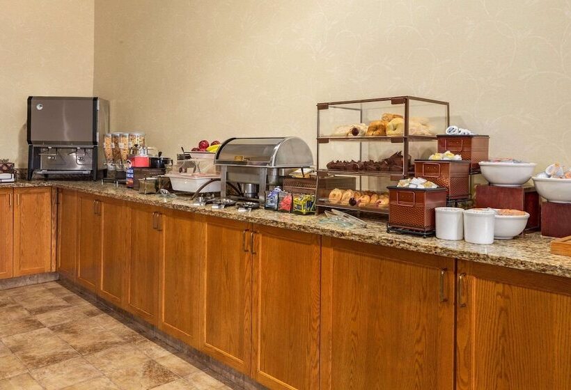 فندق Comfort Inn & Suites Cuyahoga Falls Akron