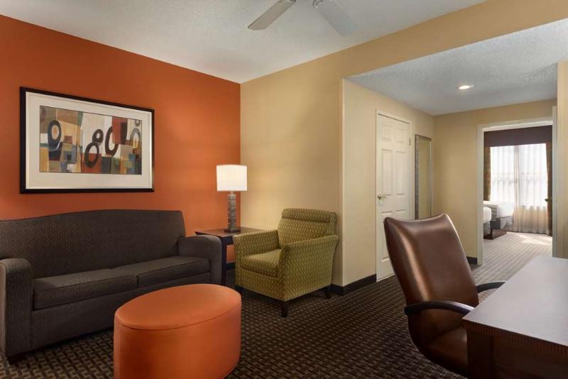 هتل Country Inn & Suites By Radisson, Evansville, In